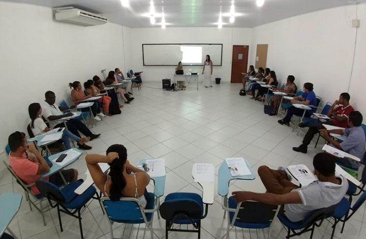 Famílias que vivenciam conflitos participam de oficina de parentalidade em São Mateus
