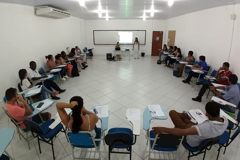 Oficina de parentalidade promovida pela comarca de São Mateus nas dependências da Faculdade Vale do Cricaré.