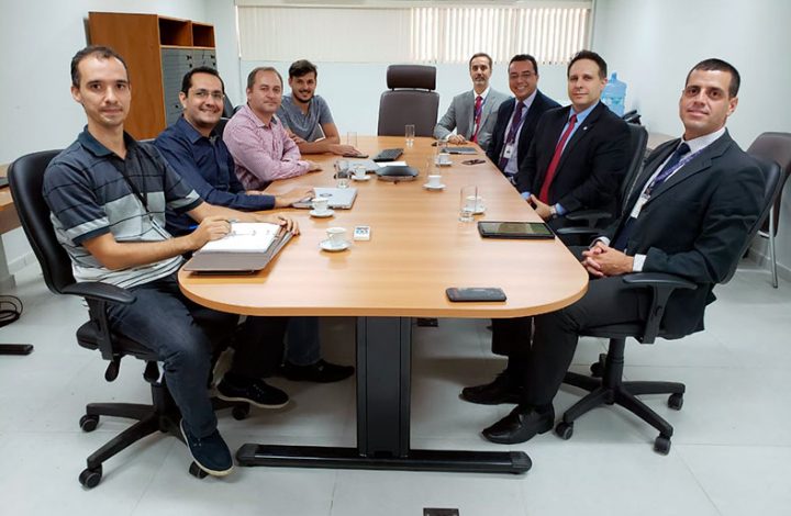 Representantes do Tribunal de Justiça do Espírito Santo se reúnem com técnicos de TI do Tribunal de Contas do Estado