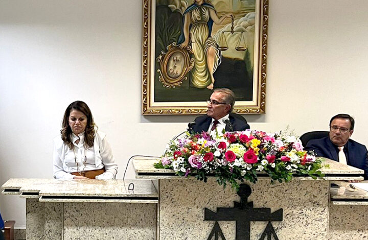 Corregedor Geral da Justiça recebe comenda “Giovanni Virgilio Lambert” em Santa Teresa