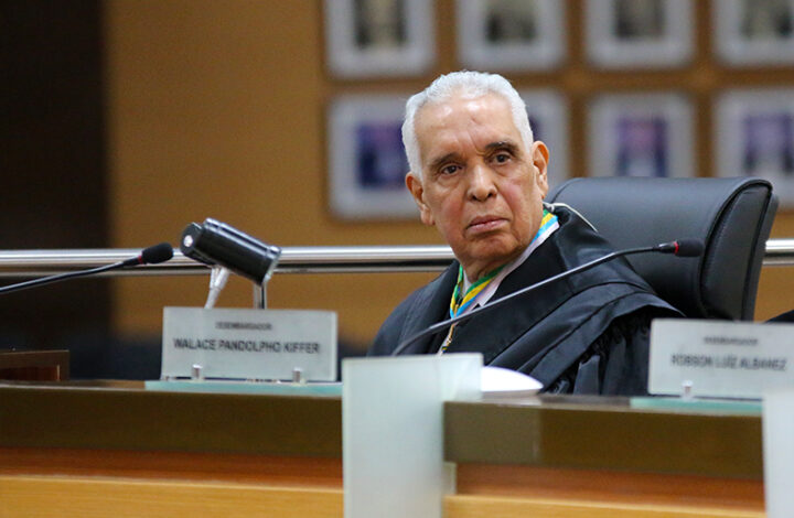 Desembargador Jorge do Nascimento Viana se aposenta e é homenageado no Tribunal de Justiça do Espírito Santo