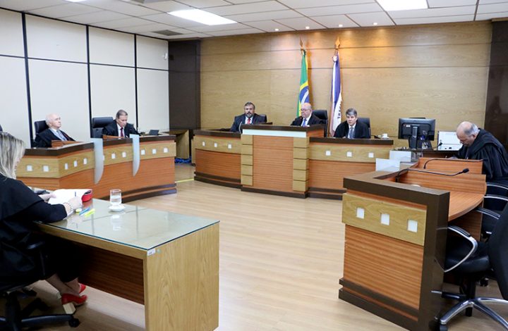 Presidente do TJES, desembargador Sérgio Luiz Teixeira Gama, realiza a primeira sessão do ano do Conselho da Magistratura