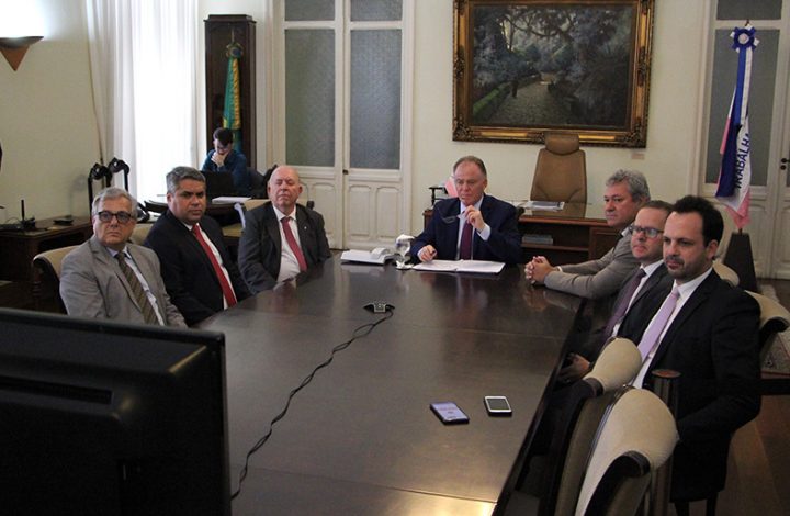 Presidente do TJES, Governador do Estado e Secretário de Justiça acompanham teleaudiência