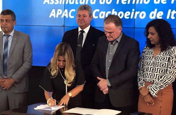 Judiciário assina termo de fomento da Apac de Cachoeiro de Itapemirim no Palácio Anchieta