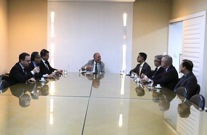 Presidente do Tribunal de Justiça recebe visita de representantes da OAB/ES