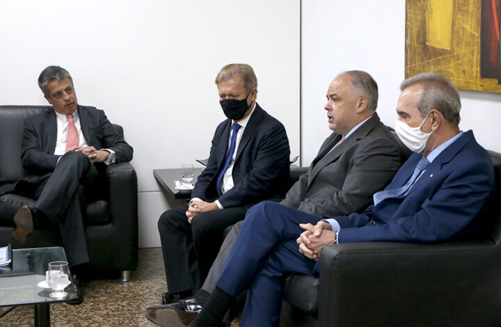 Presidente do TJES recebe conselheiro Mauro Martins e fortalece parceria com o CNJ