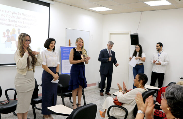 Emes realiza seminário presencial JusAcolhimento para o combate à violência doméstica contra magistradas e servidoras
