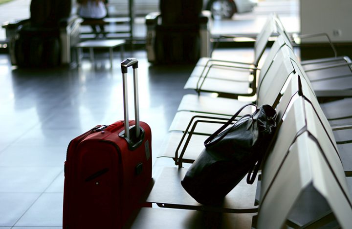 Passageiro será indenizado por cobrança abusiva após cancelamento de passagem aérea