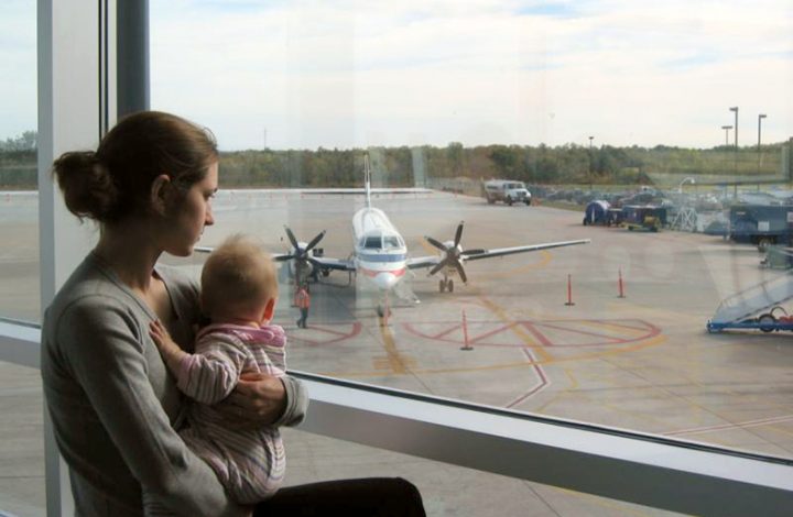 Passageira impedida de embarcar com a filha para a Irlanda será indenizada por Companhia Aérea