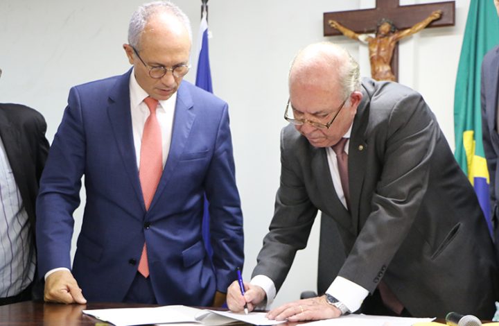 Solenidade de assinatura do edital para construção do novo Fórum de Alegre é prestigiada por muitas autoridades