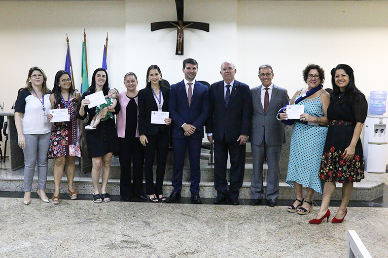 Servidores de linhares recebe certificado