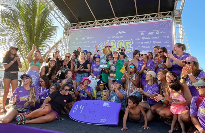 Ônibus rosa do Juizado Itinerante marcou presença no circuito mundial Wahine Bodyboarding Pro 2024