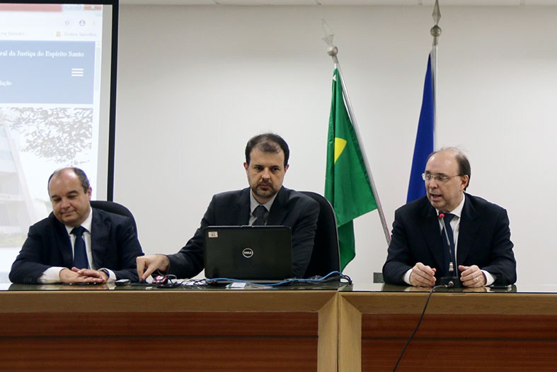 Equipe da Corregedoria Geral apresenta Centro de Inteligência Artificial