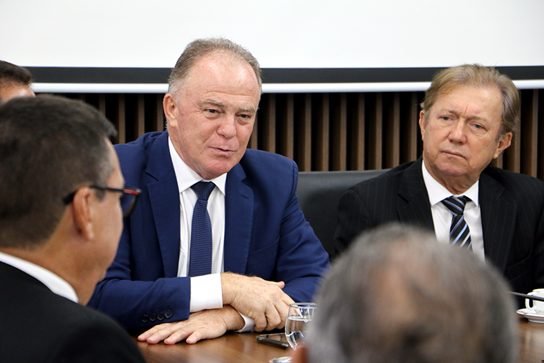 governador do Espírito Santo, Renato Casagrande.