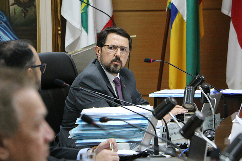 Grécio Nogueira Grégio.