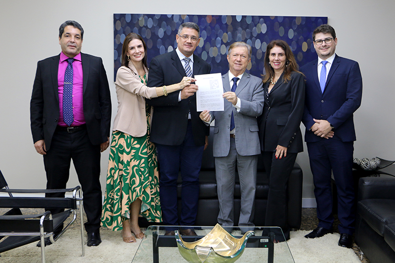 Autoridades reunidas.