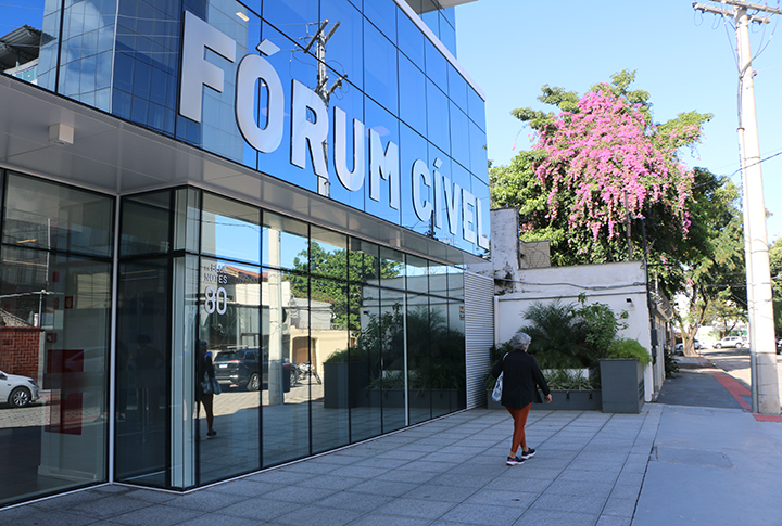 Fachada do fórum cível de vitória.