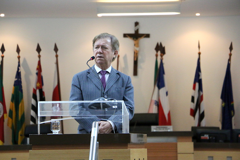 O presidente do TJES, desembargador Fabio Clem fala em evento da emes...
