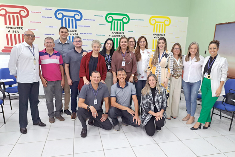 Servidores do judiciário capixaba posam para foto.