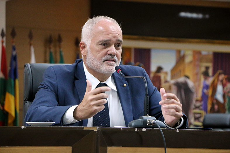 Getúlio Marcos Pereira Neves.