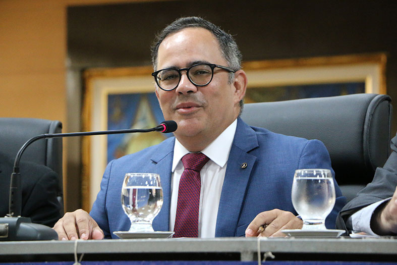 Raphael Americano.