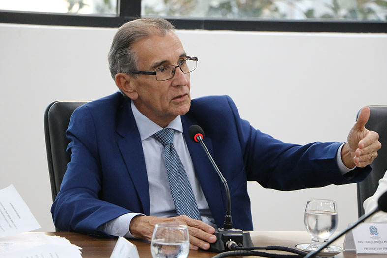 Carlos Simões.