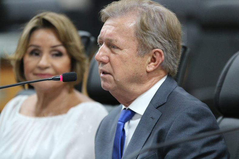 O presidente do TJES, desembargador Fabio Clem discursa em evento no salão do Tribunal Pleno do TJES.