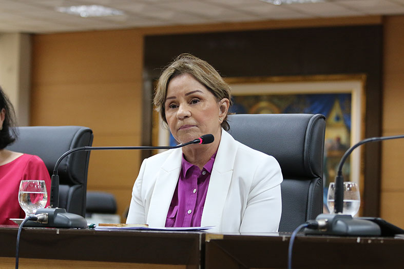 Janete Vargas Simões.