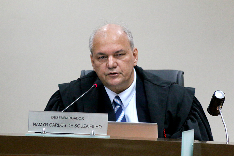 Namyr Carlos de Souza.