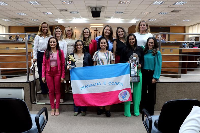 Homenagem à seleção feminina capixaba de futebol.