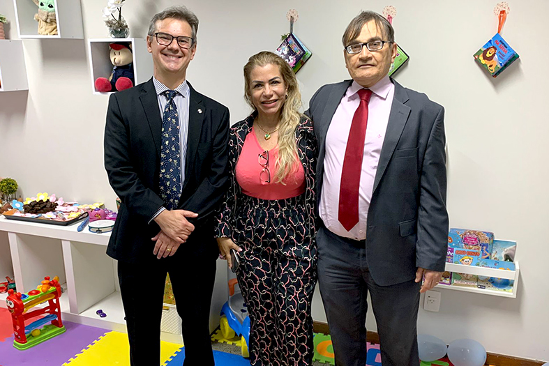 Autoridades do Judiciário possam para foto.