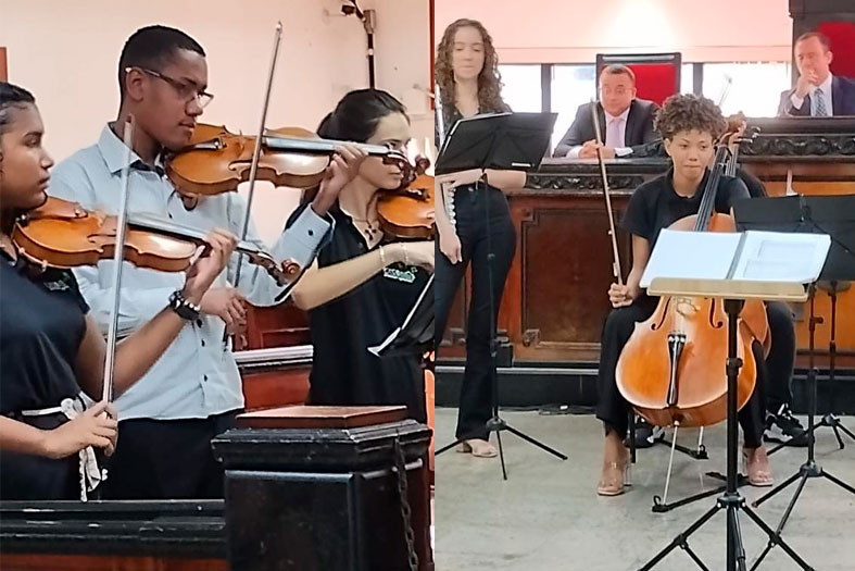 A orquestra de Câmara “Tocando em Frente” em apresentação no salão do júri do fórum de Cachoeiro de Itapemirim/ES.