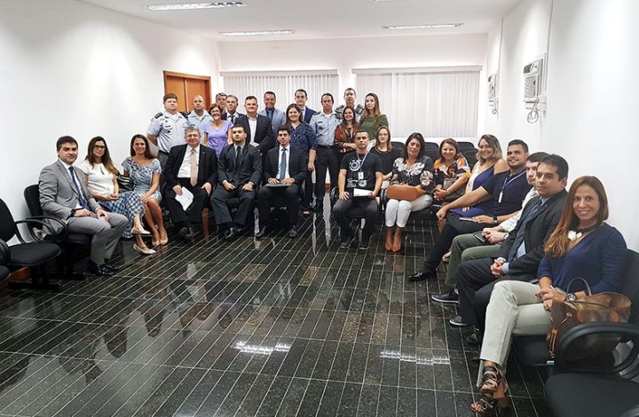 Supervisão das Varas da Infância e órgãos públicos se reúnem para debater procedimentos para escuta de crianças