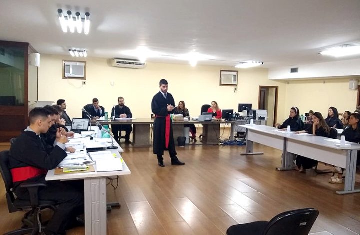 Juízes Criminais do ES conduzem julgamentos do I Concurso Estadual de Júri Simulado da OAB