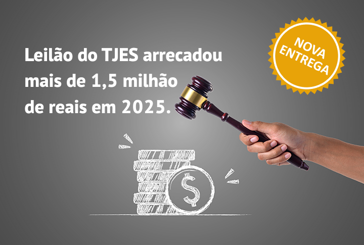 Mão segurando um martelinho e batendo em uma pilha de moedas desenhadas.