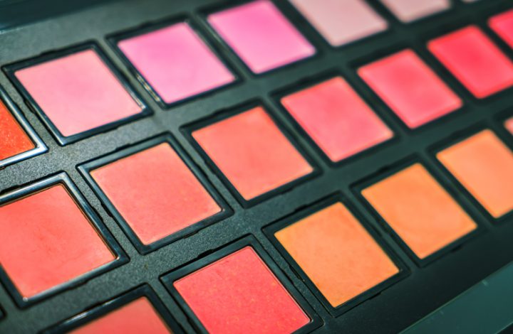 Empresa de cosméticos é condenada a indenizar cidadã por negativação indevida