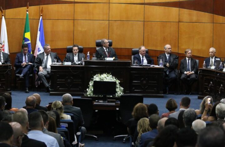 Presidente do TJES participou da posse da Nova Mesa Diretora do TRE-ES nesta quarta-feira, 13