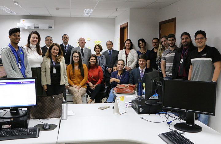 Secretaria de Tecnologia de Informação faz a entrega oficial da nova versão do PJe para o Presidente do TJES