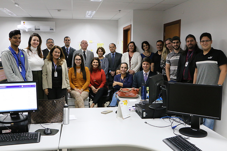 Presidente Sérgio Gama com a equipe responsável pelo PJE