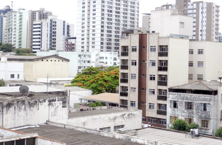 Homem-aranha que escalou prédio em Jardim da Penha é condenado a 4 anos e 9 meses de prisão