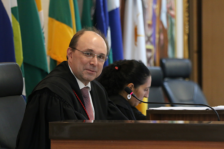Desembargador Samuel Meira Brasil preside sessão do Pleno desta quinta-feira, 02 de agosto.