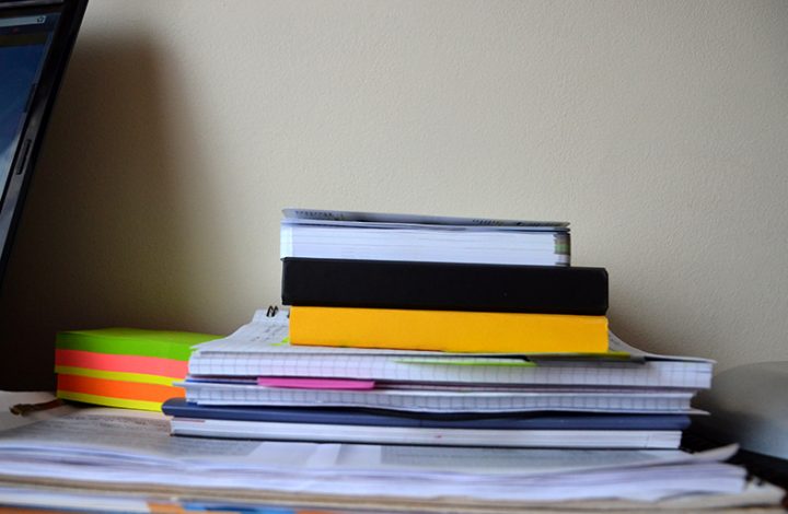Estudante reprovada sob acusação de que seu TCC seria um plágio deve ser indenizada em R$ 3 mil