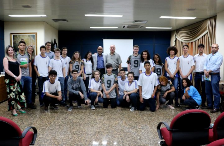Tribunal de Justiça recebe visita de estudantes de escola municipal nesta terça-feira, 27