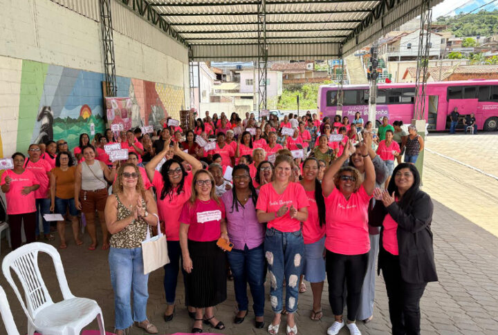Assédio e violência doméstica foram pautas de encontro em Alto Rio Novo com a presença do ônibus do Juizado Itinerante da Lei Maria da Penha