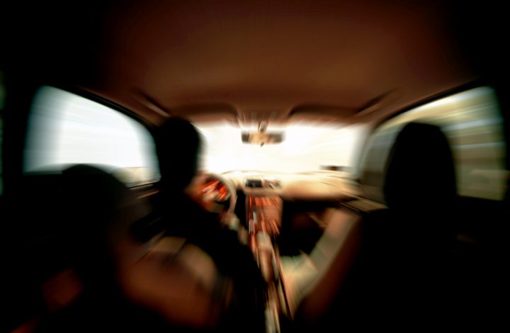 Motorista que cochilou na direção de carro é condenado a indenizar ciclistas após atropelamento