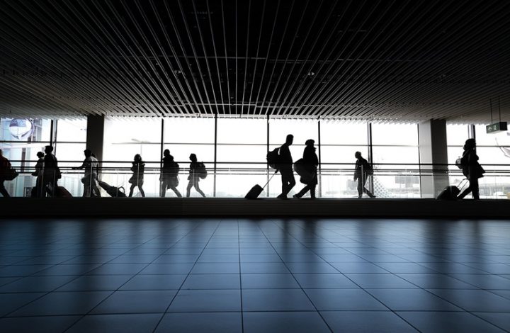Companhia aérea é condenada por deixar de prestar auxílio material a casal de passageiros