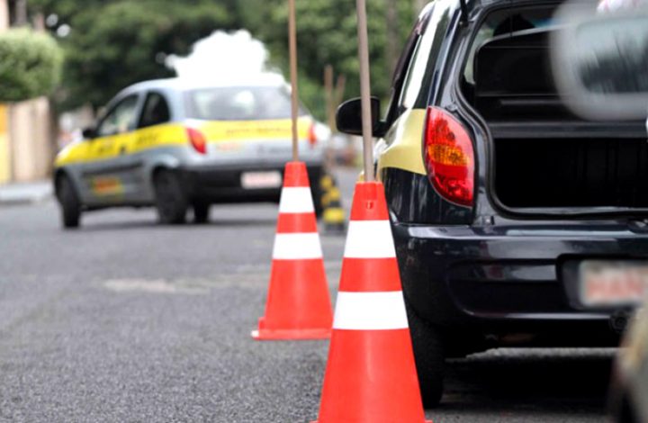 Negada indenização a aluna de autoescola que ajuizou ação após o processo para obter CNH vencer
