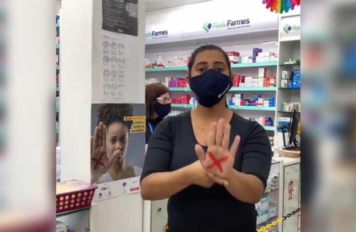 “Sinal Vermelho” para ajudar vítimas de violência doméstica agora é lei no Espírito Santo