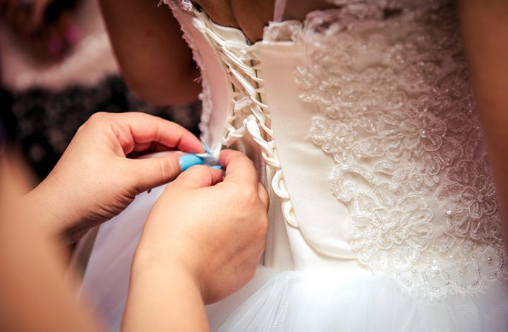 Noiva deve ser indenizada após receber o vestido de casamento com atraso e sem acabamento