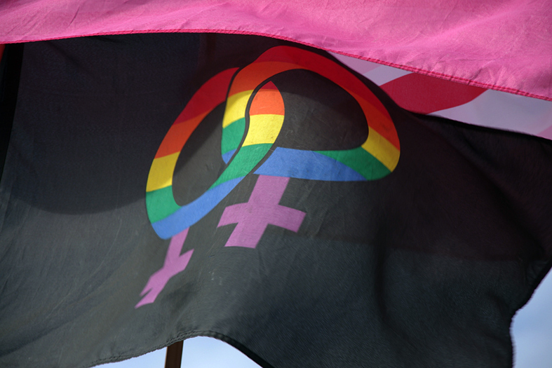 detalhe de bandeira LGBTQIA+